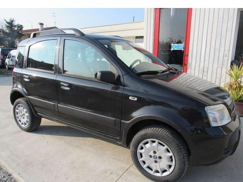 Usata Fiat Panda 4x4 Climbing 60 CV (44 kW) 2009 Nero Utilitaria