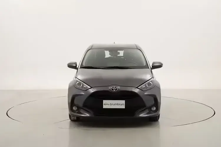 Occasion Toyota Yaris Hybrid Business Edition 115 PK (84 kW) 2021 Grijs Sedan