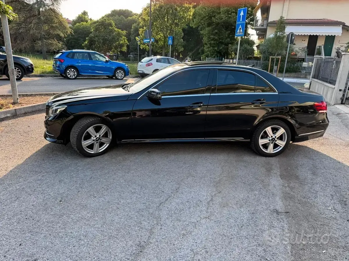 Usata Mercedes E220 Executive 170 CV (125 kW) 2015 Nero Berlina