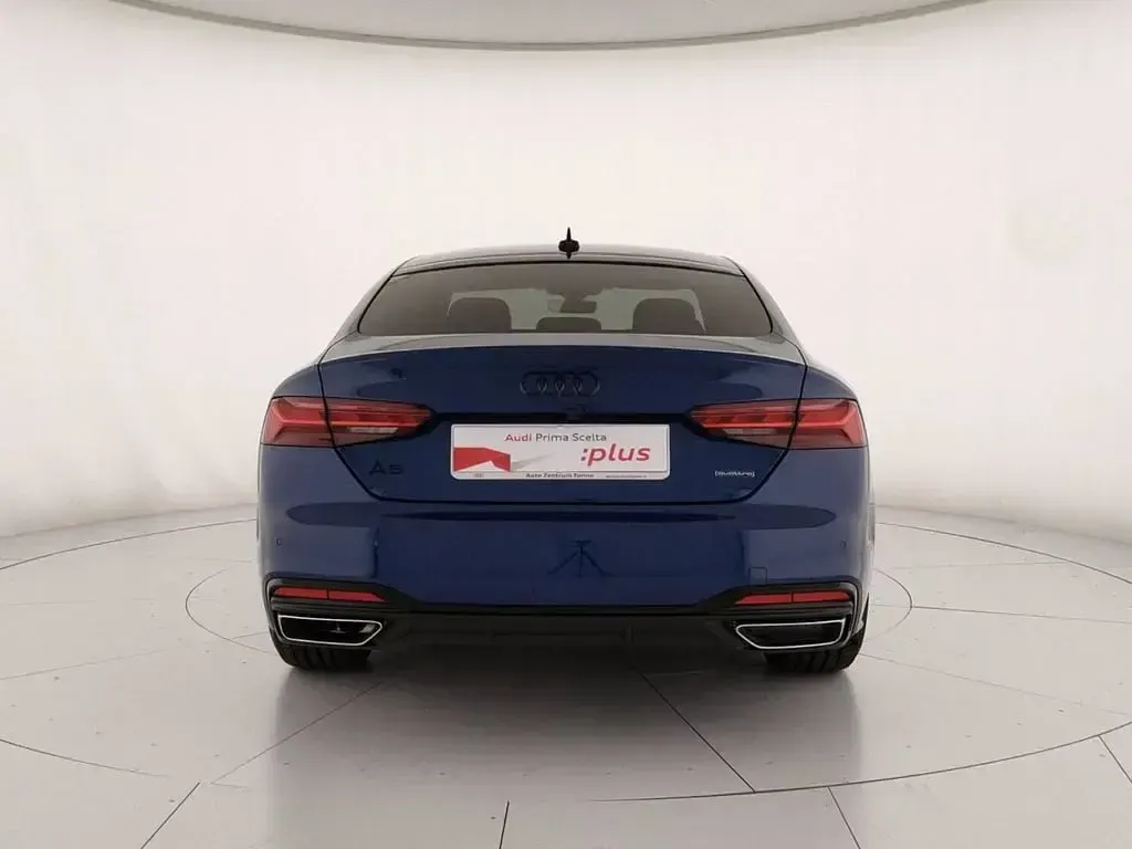 Nuova Audi A5 Sportback S-Line 204 CV (150 kW) 2025 Blu ascari metallizzato Utilitaria