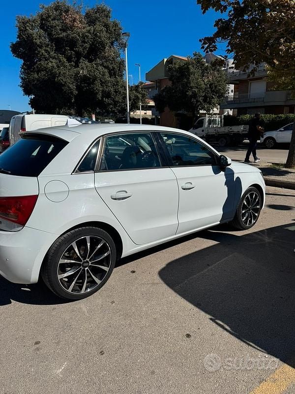 Usata Audi A1 Ambition 90 CV (66 kW) 2012 Bianco Utilitaria