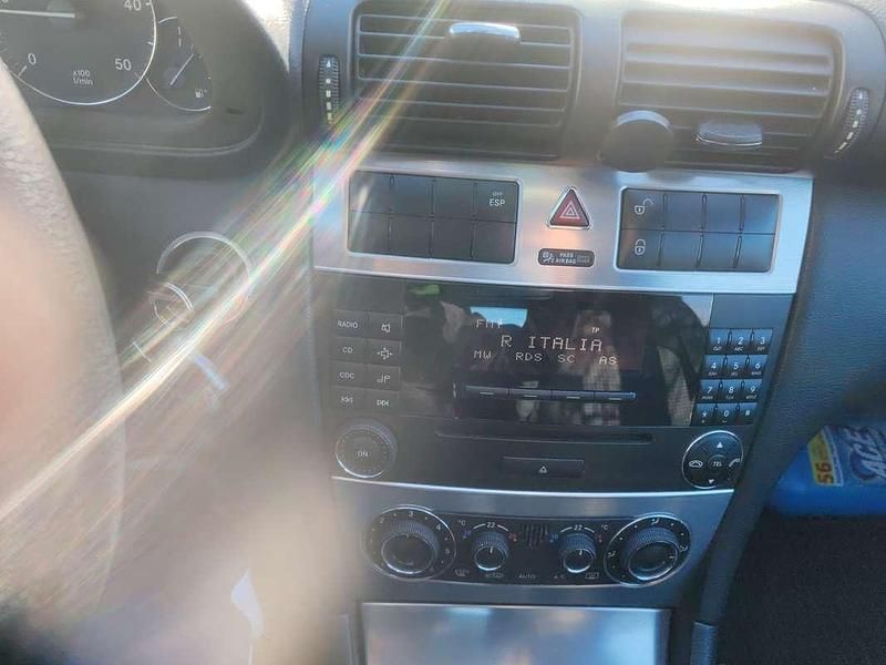 Usata Mercedes C220 Elegance 150 CV (110 kW) 2006 Coupé