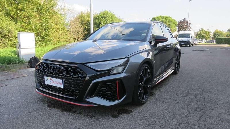 Usata 2023 Audi RS3 Tre volumi | 50.900 € (Buon prezzo) - Immagine 1/4