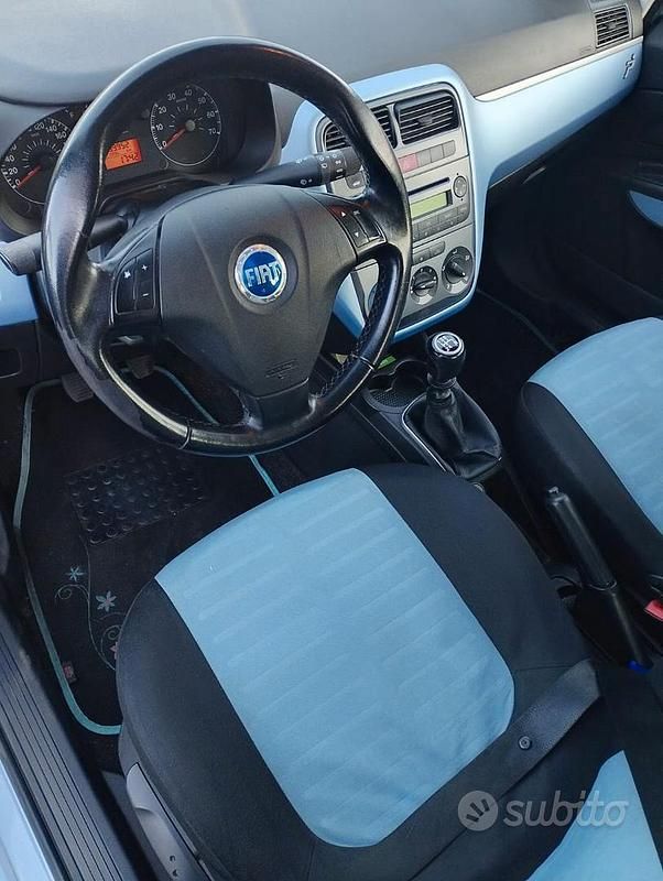 Usata Fiat Grande Punto 77 CV (56 kW) 2006 Utilitaria