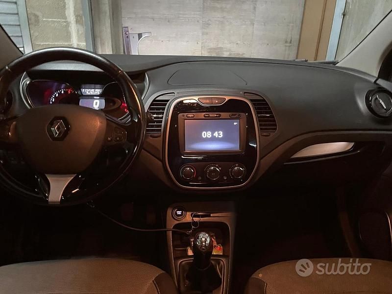 Usata Renault Captur 90 CV (66 kW) 2016 Grigio SUV