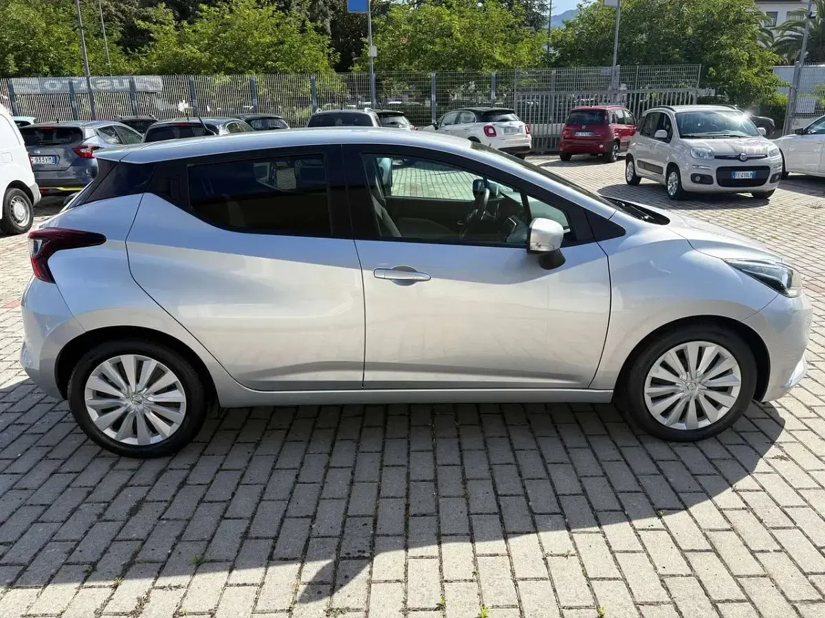 Usata Nissan Micra Acenta 101 CV (74 kW) 2019 Argento Utilitaria
