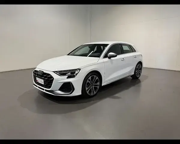 Usata Audi S3 Ambiente 333 CV (244 kW) 2024 Bianco arkona Berlina