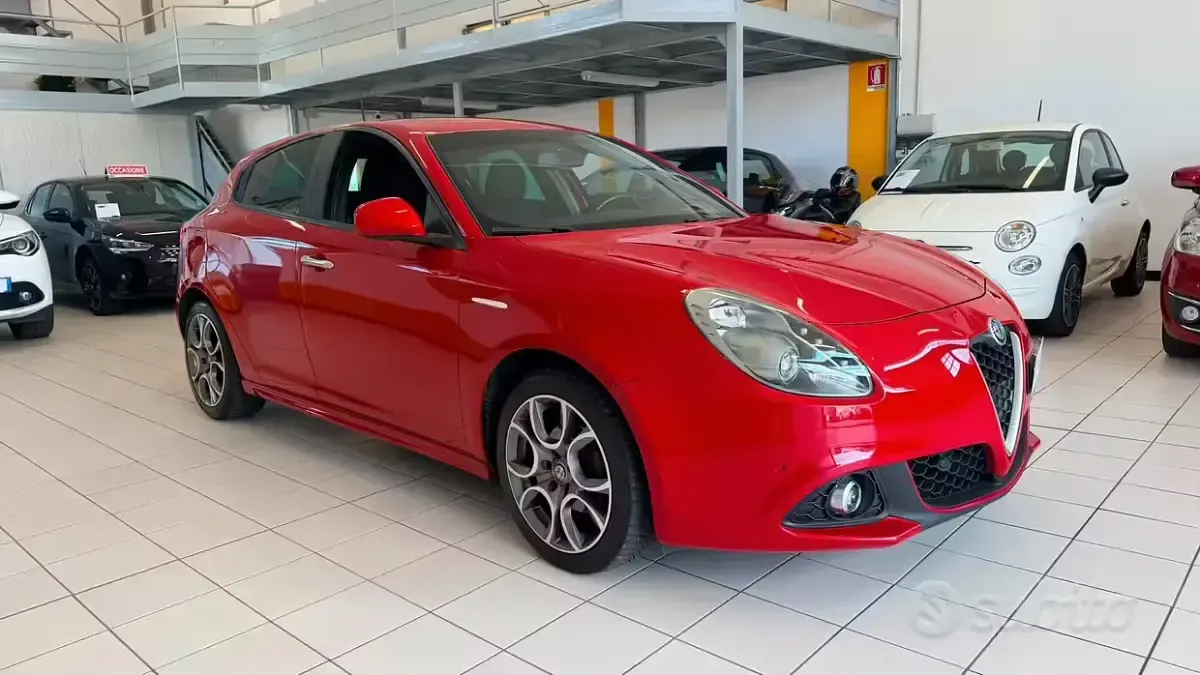Usata Alfa Romeo Giulietta Super 120 CV (88 kW) 2018 Rosso Utilitaria