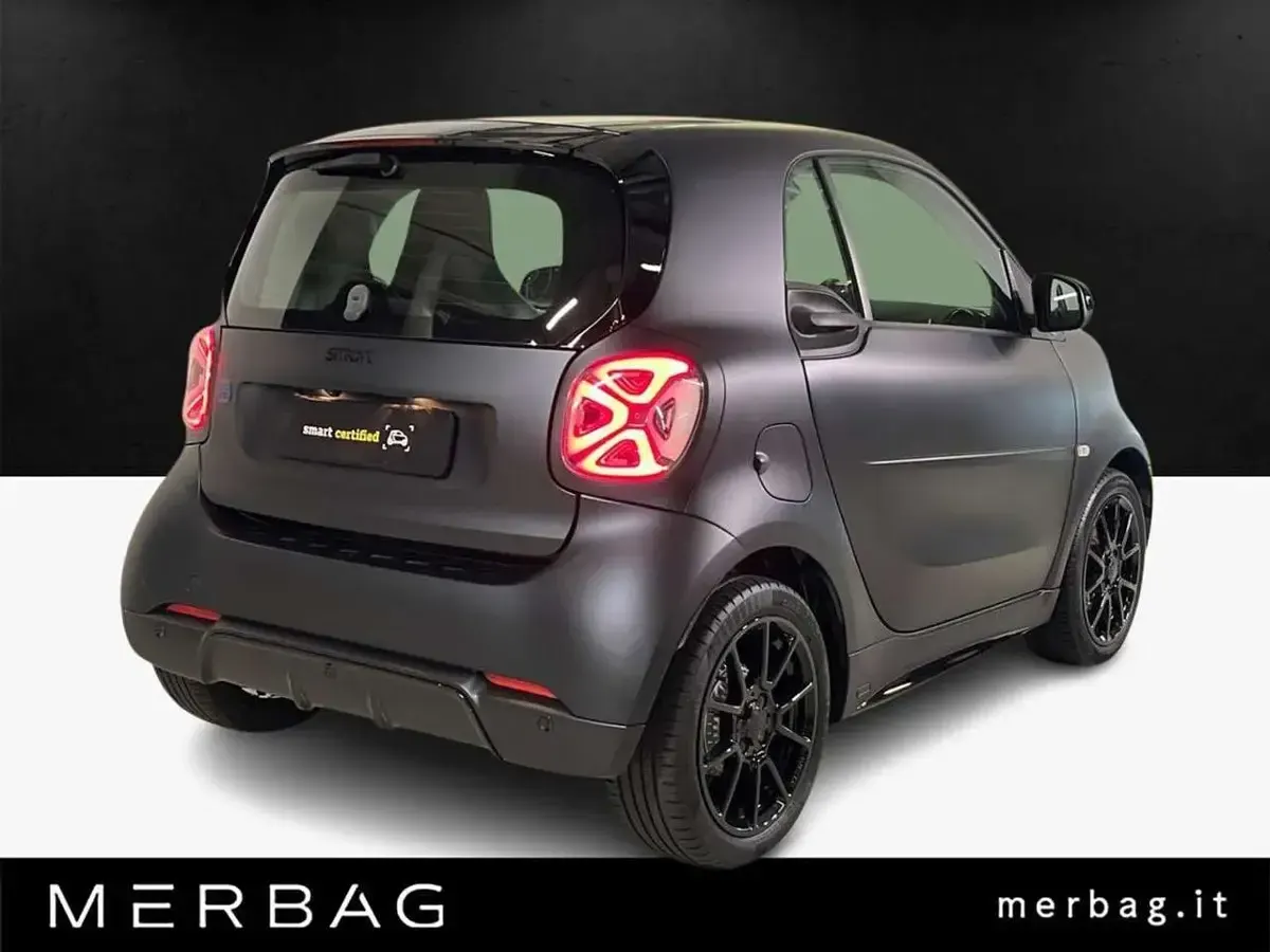 Usata Smart ForTwo Coupé 60 kW (82 CV) 2021 Nero Utilitaria