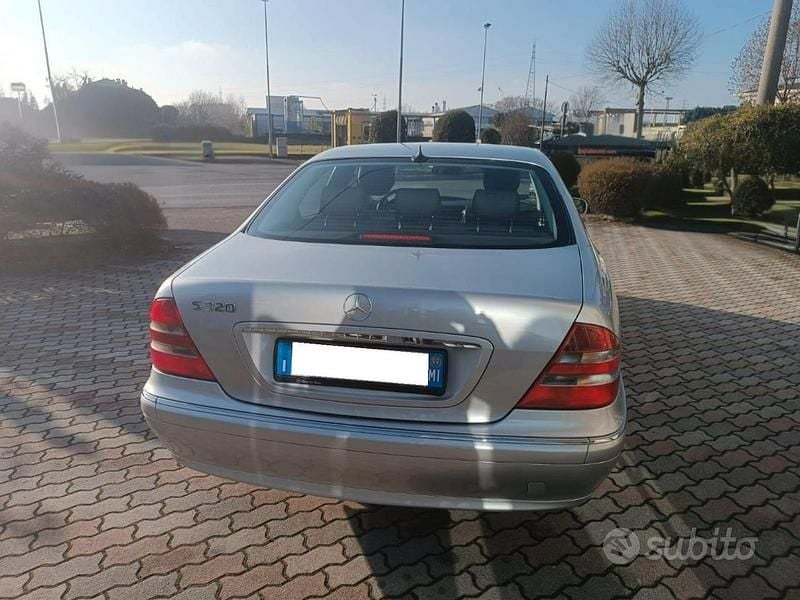 Usata Mercedes S320 224 CV (164 kW) 1999 Grigio Berlina