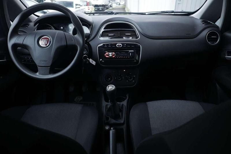 Usata Fiat Punto Evo Dynamic 75 CV (55 kW) 2013 Blu scuro Utilitaria