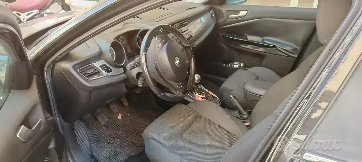 Usata Alfa Romeo Giulietta 105 CV (77 kW) 2013 Nero Utilitaria