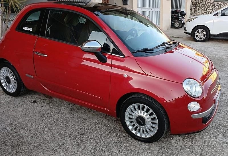 Rosso Usata 2011 Fiat 500 Lounge Tre volumi | 6000 € (Buon prezzo) - Immagine 1/4