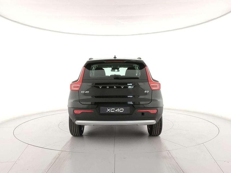 Nuova Volvo XC40 163 CV (119 kW) 2025 Nero SUV