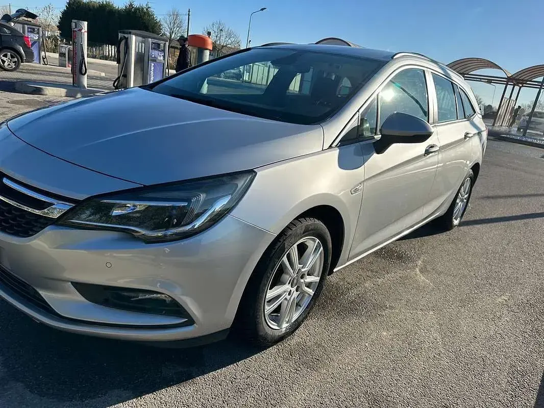 Usata Opel Astra Elegance 125 CV (91 kW) 2017