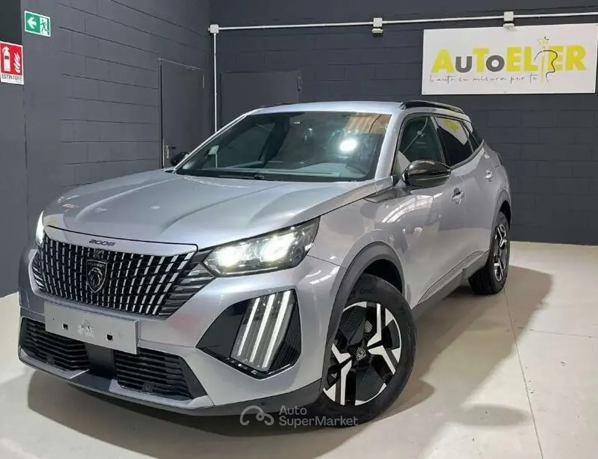Usata Peugeot 2008 Allure 102 CV (75 kW) 2025 Argento SUV