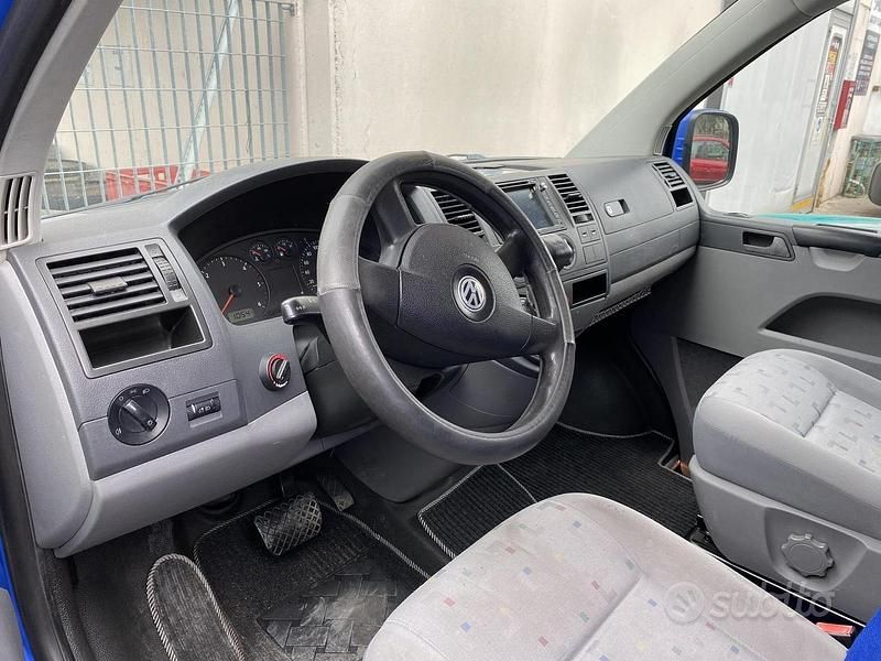 Usata VW Caravelle 131 CV (96 kW) 2008 Blu Furgone