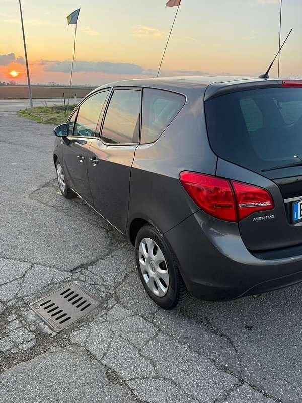 Usata Opel Meriva 120 CV (88 kW) 2010 Marrone Monovolume