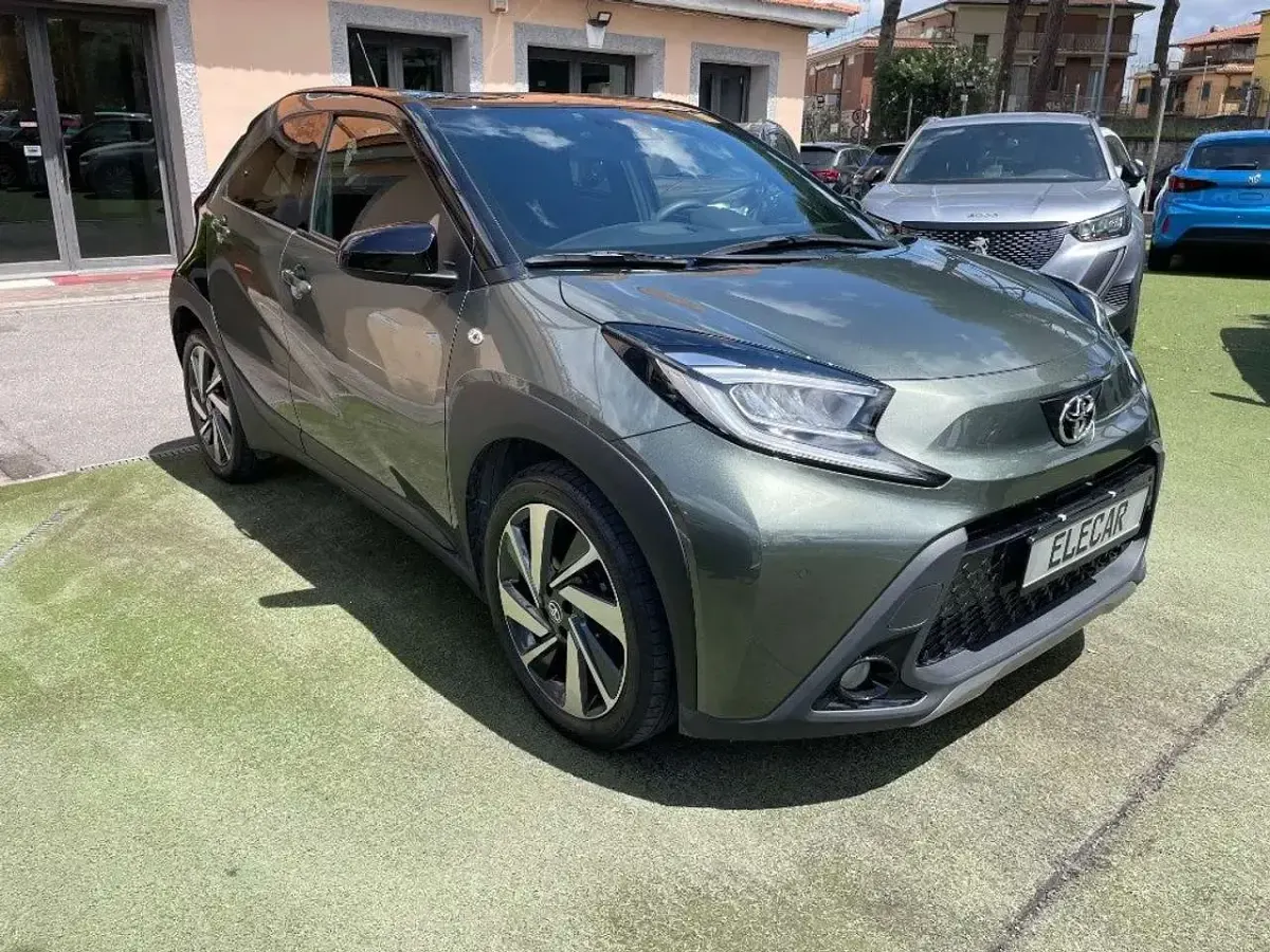 Usata Toyota Aygo X Lounge 72 CV (52 kW) 2023 Verde SUV