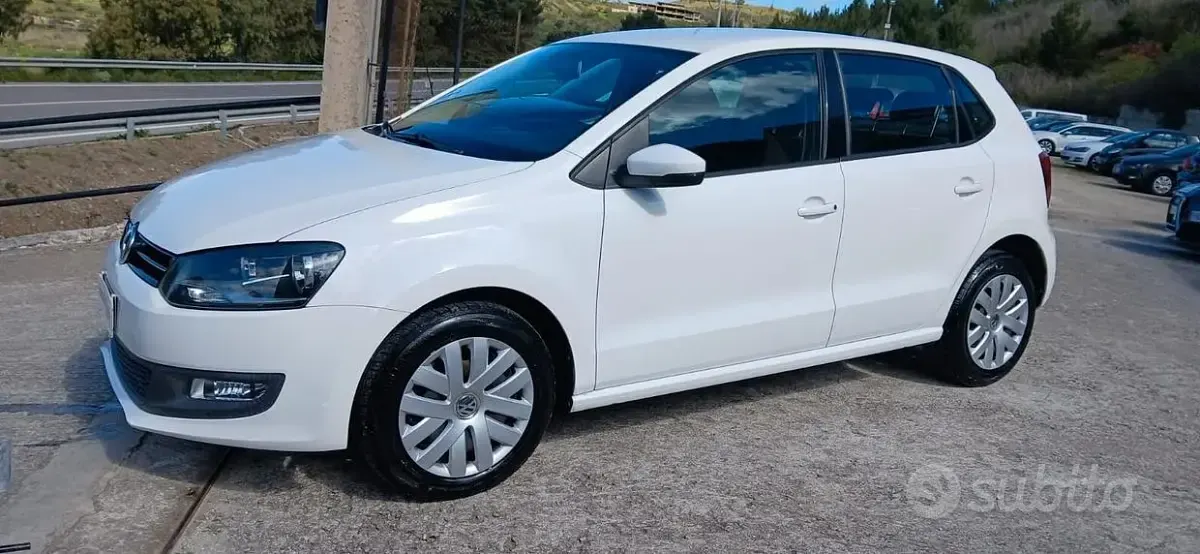 Usata VW Polo Comfortline 75 CV (55 kW) 2014 Bianco Berlina