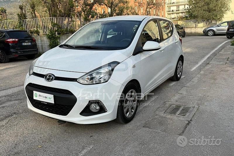 Usata Hyundai i10 Comfort 65 CV (47 kW) 2016 Bianco Utilitaria