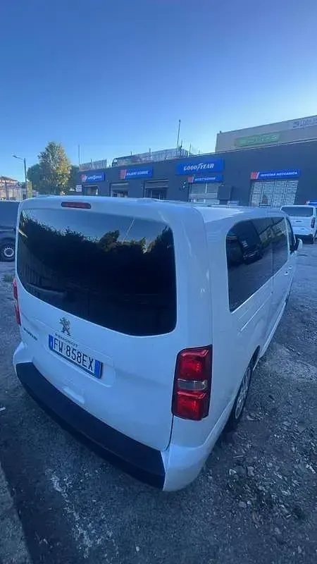 Usata Peugeot Traveller 150 CV (110 kW) 2019 Bianco Monovolume