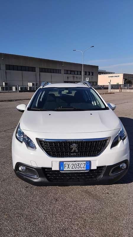 Usata Peugeot 2008 Active 82 CV (60 kW) 2019 Bianco SUV