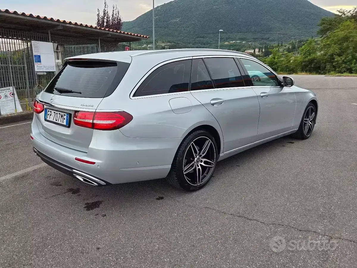 Usata Mercedes E220 194 CV (142 kW) 2018 Grigio Station wagon