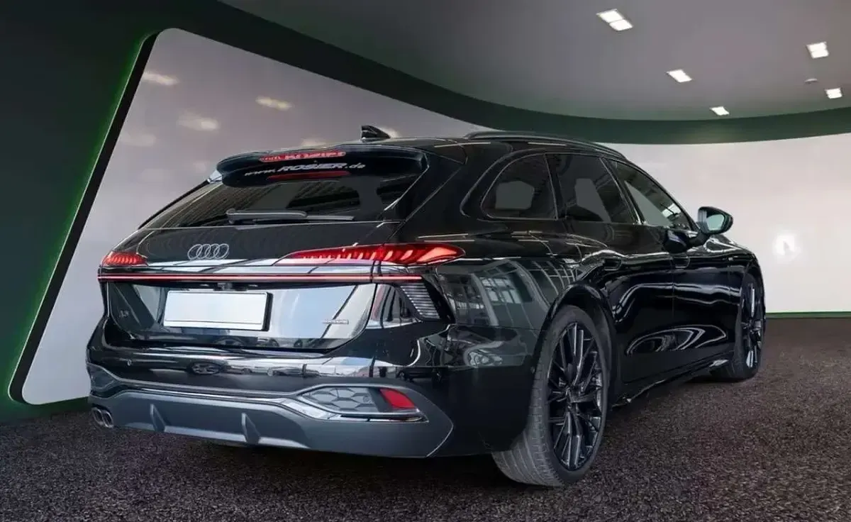 Usata Audi A6 Business 204 CV (150 kW) 2025 Mythosschwarz Station wagon