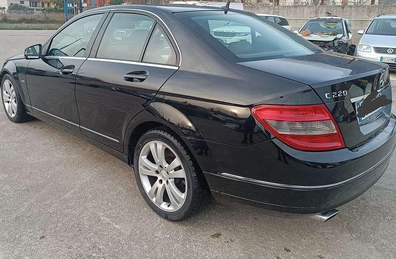 Usata Mercedes C220 Avantgarde 170 CV (125 kW) 2010 Nero Berlina