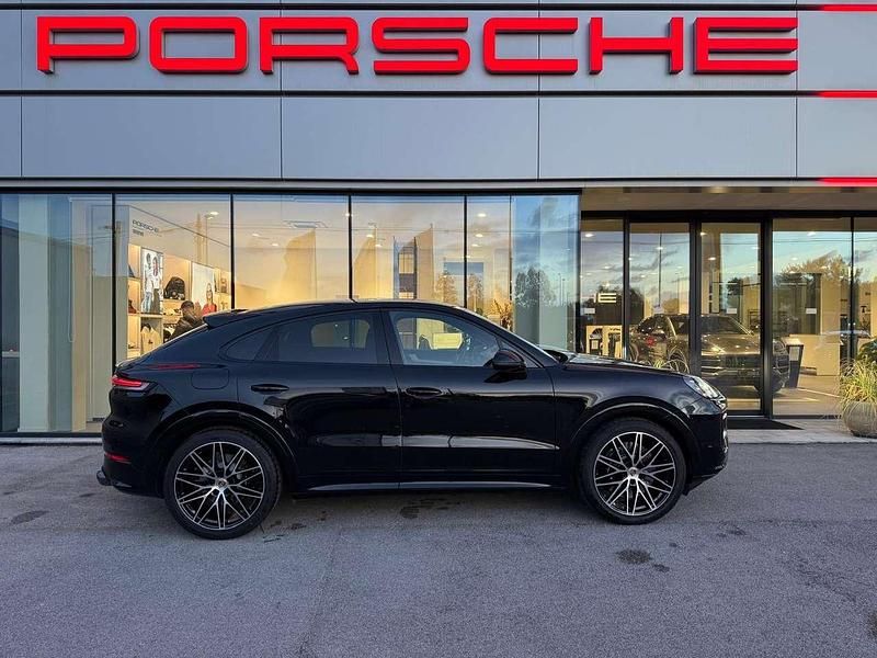 Nero cromite metallizzato Usata 2024 Porsche Cayenne Coupe Coupé | 125.000 € (Molto cara) - Immagine 1/4