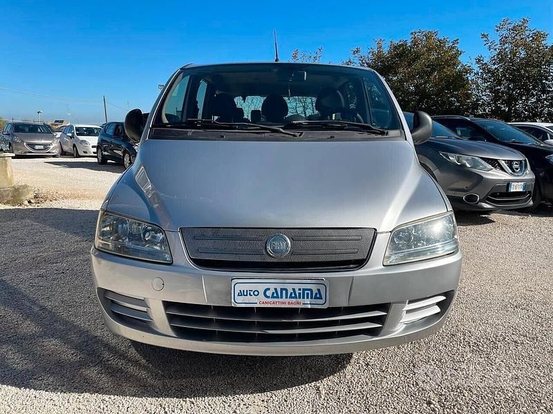 Usata Fiat Multipla 120 CV (88 kW) 2008 Grigio Monovolume