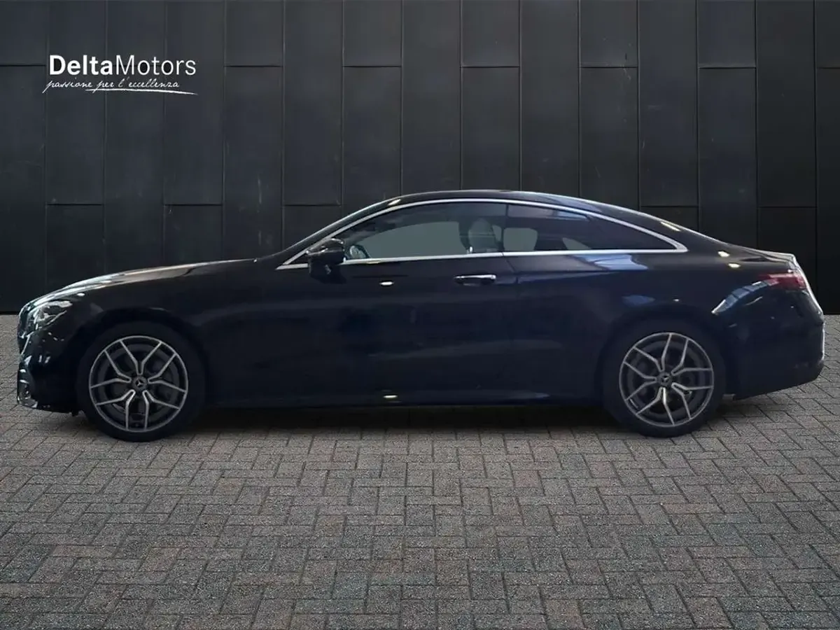 Usata Mercedes E300 Premium Plus 265 CV (194 kW) 2023 Nero Coupé