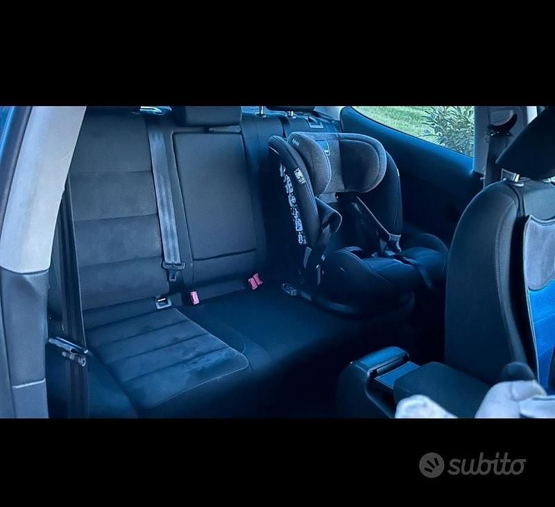 Usata VW Golf VI 122 CV (89 kW) 2009 Blu Utilitaria