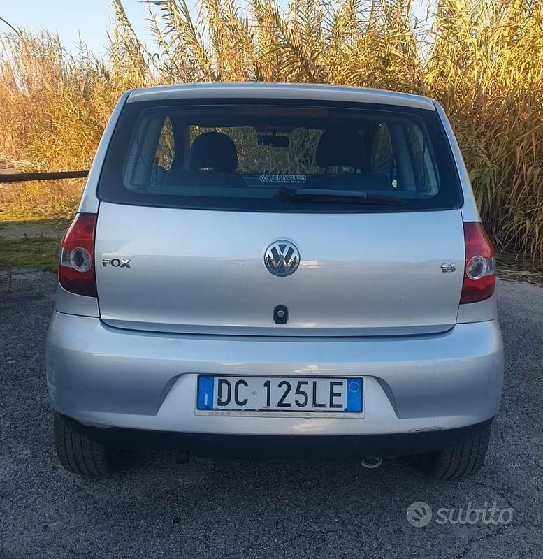 Usata VW Fox 75 CV (55 kW) 2006 Grigio Utilitaria