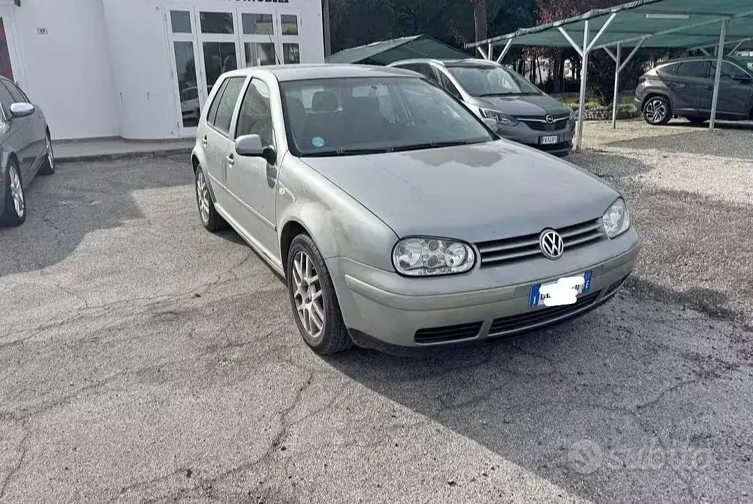 Usata VW Golf IV 101 CV (74 kW) 2003 Grigio Berlina