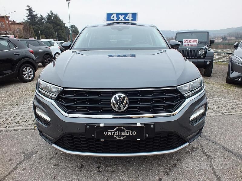 Usata VW T-Roc 150 CV (110 kW) 2018 Grigio SUV