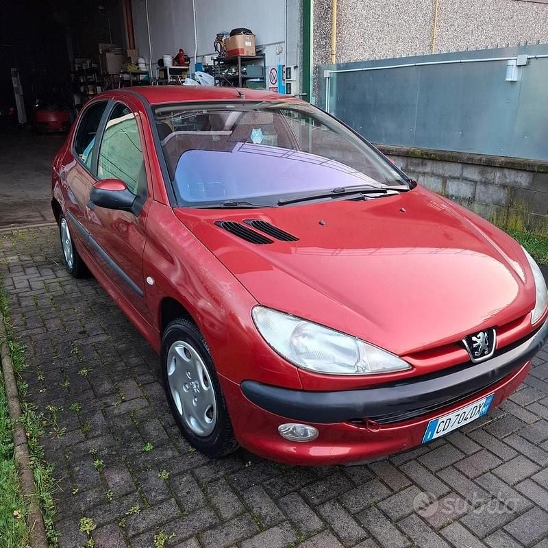 Usata Peugeot 206 75 CV (55 kW) 2002 Rosso Berlina