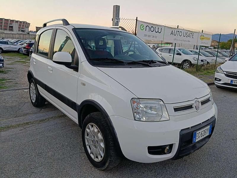Bianco Usata 2011 Fiat Panda 4x4 Due volumi | 6500 € (Buon prezzo) - Immagine 1/4