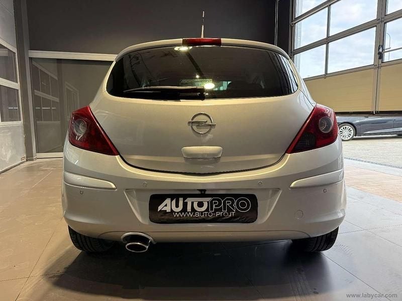 Usata Opel Corsa Club 80 CV (58 kW) 2009 Grigio Utilitaria