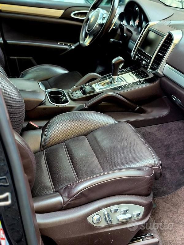 Usata Porsche Cayenne 245 CV (180 kW) 2013 Blu SUV