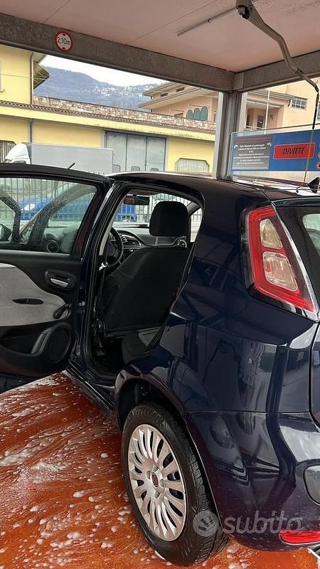 Usata Fiat Punto 77 CV (56 kW) 2010 Blu Utilitaria