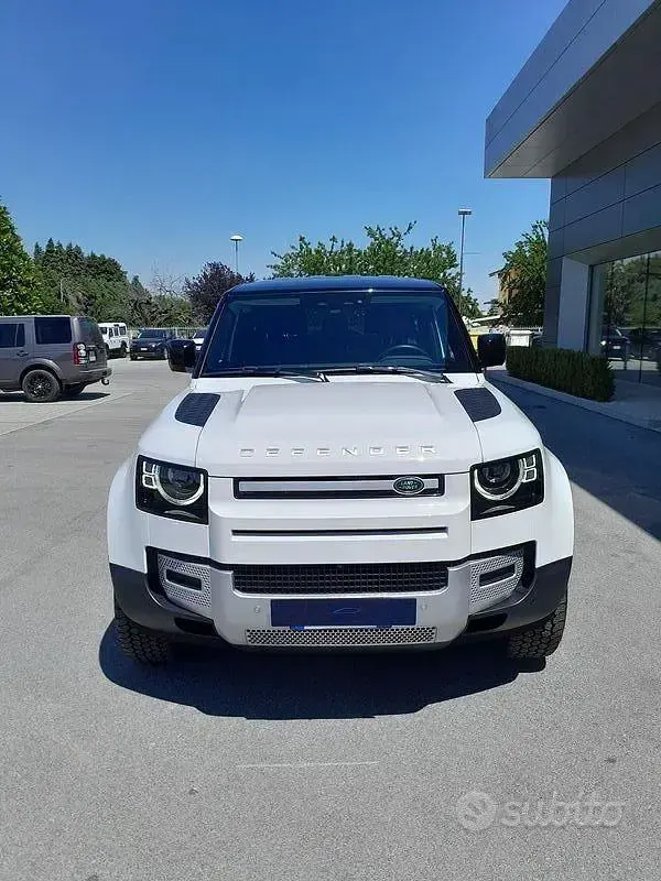 Usata Land Rover Defender SE 199 CV (146 kW) 2023 Bianco SUV