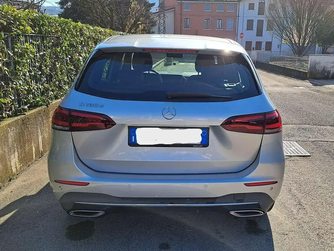 Usata Mercedes B180 Executive 116 CV (85 kW) 2020 Argento Utilitaria