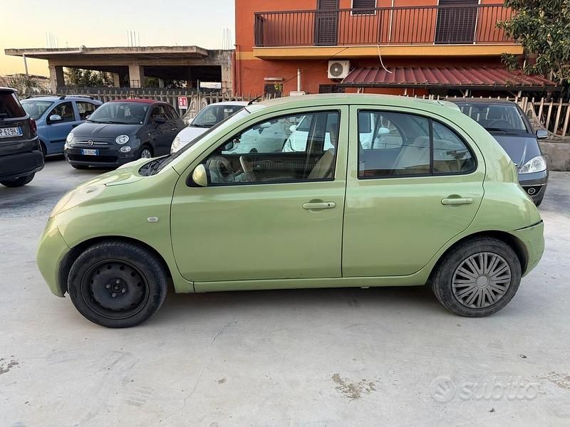 Usata Nissan Micra Tekna 82 CV (60 kW) 2005 Verde Berlina