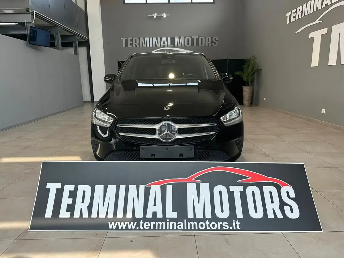 Usata Mercedes B180 Executive 116 CV (85 kW) 2021 Nero Utilitaria