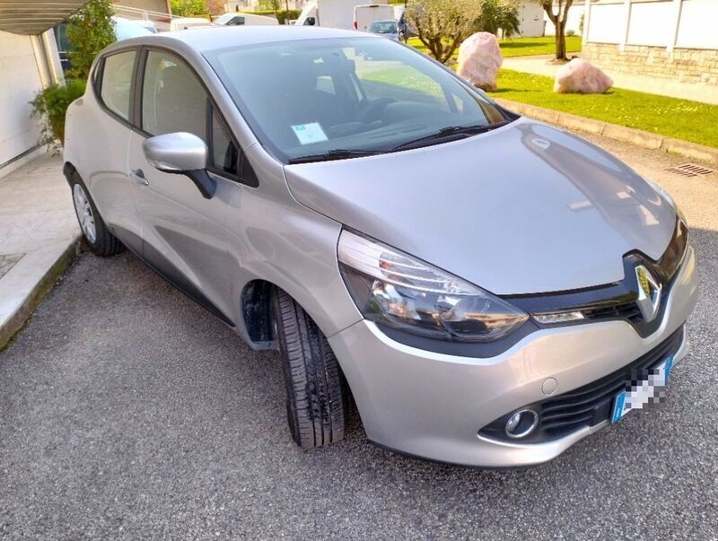 Usato 2015 Renault Clio IV 1.1 Benzin 73 CV (10.200 €)