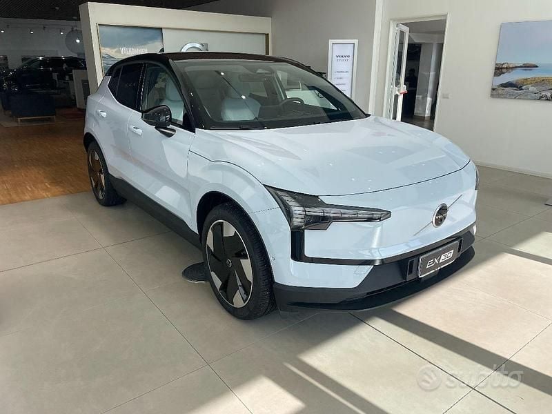 Nuova Volvo EX30 Ultra 200 kW (272 CV) 2025 Blu SUV