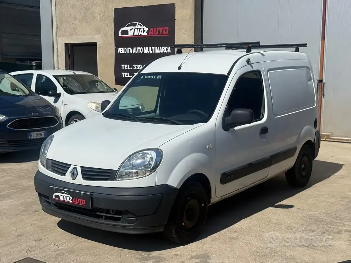 Usata Renault Kangoo 68 CV (50 kW) 2007 Bianco Monovolume