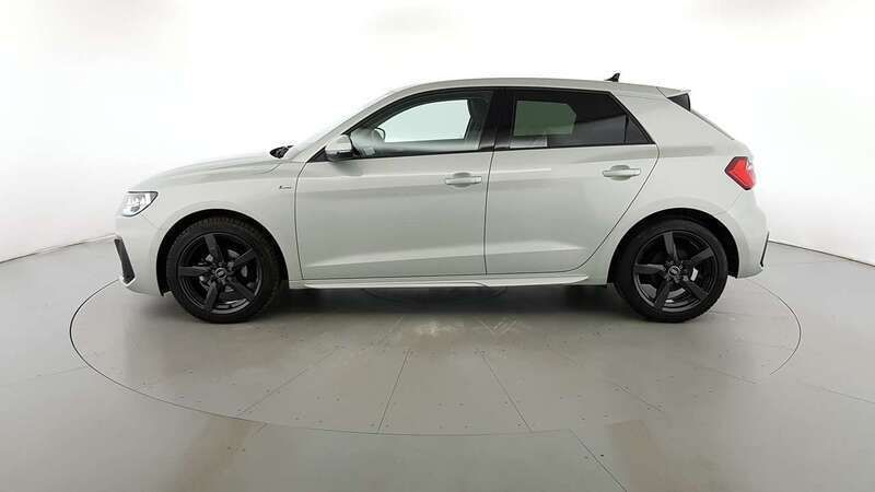 Usata Audi A1 Sportback S-Line 95 CV (69 kW) 2024 Argento rugiada met Utilitaria
